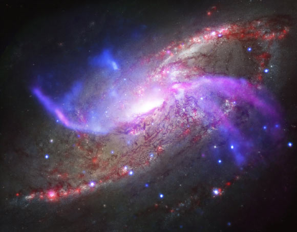 Астрономы запечатлели галактический фейерверк в соседней спиральной галактике