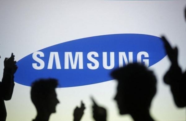 <br />
Samsung представил новые версии флагманских смартфонов<br />
